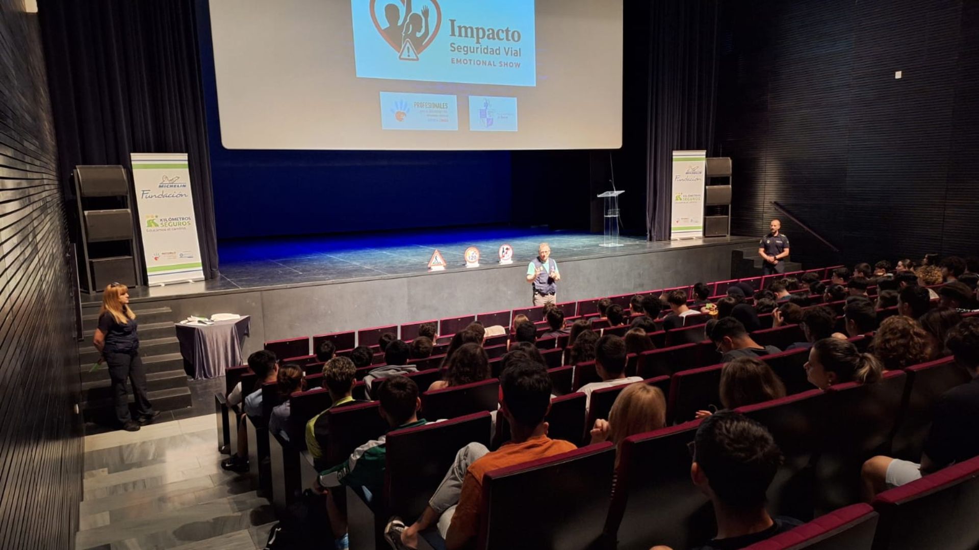 i9